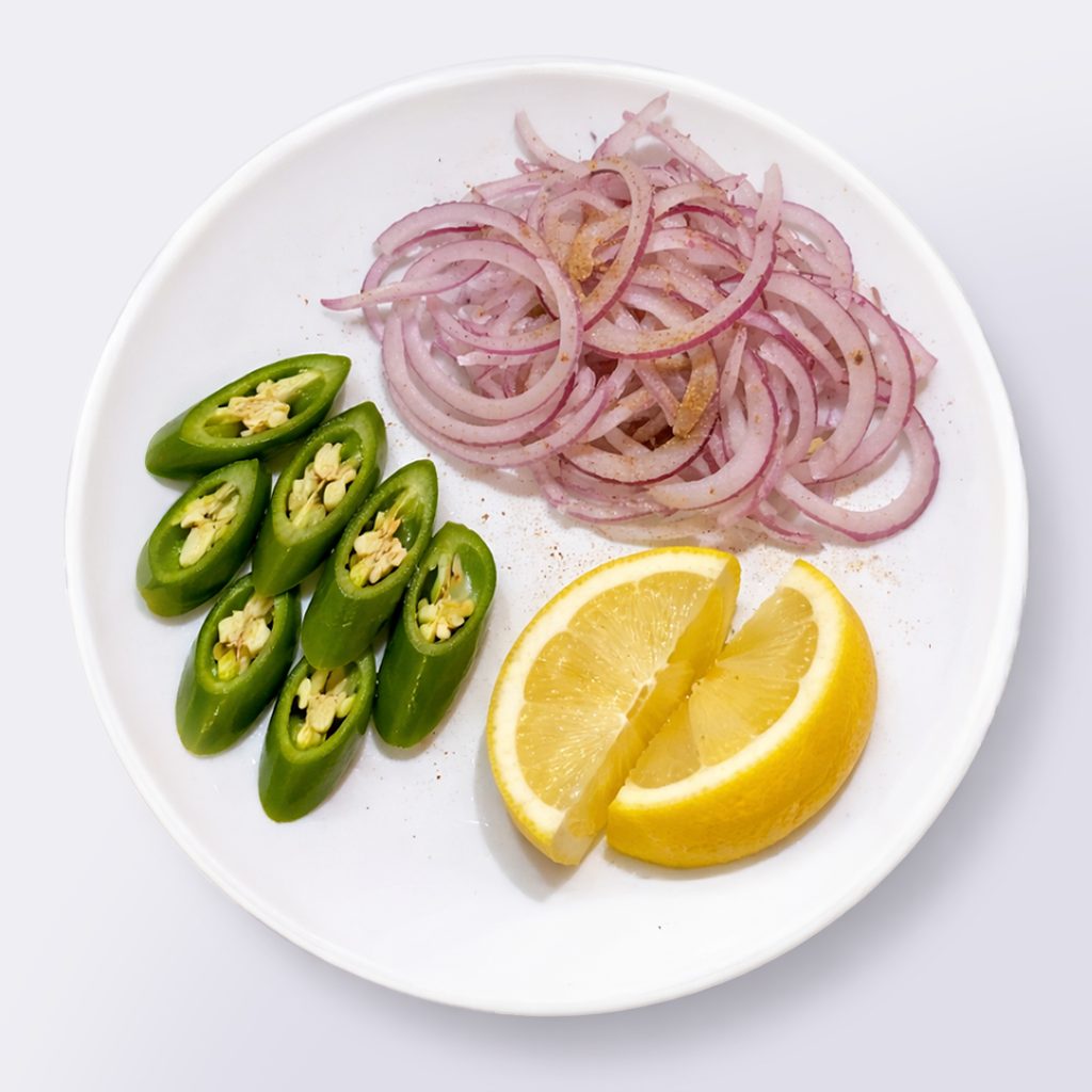 Sliced Onion/ Chili/ Lemon.